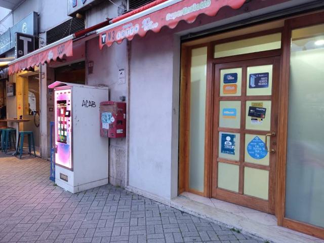 Locale Commerciale in vendita a San Silvestro, Cassino