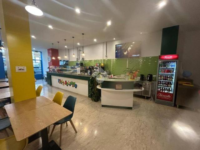 Locale Commerciale in vendita a San Silvestro, Cassino