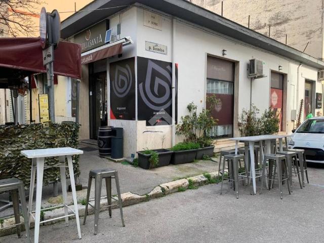 Locale Commerciale in vendita a San Silvestro, Cassino