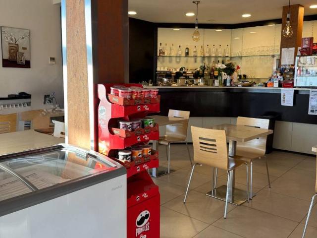Locale Commerciale in vendita a Piemonte, Cuneo