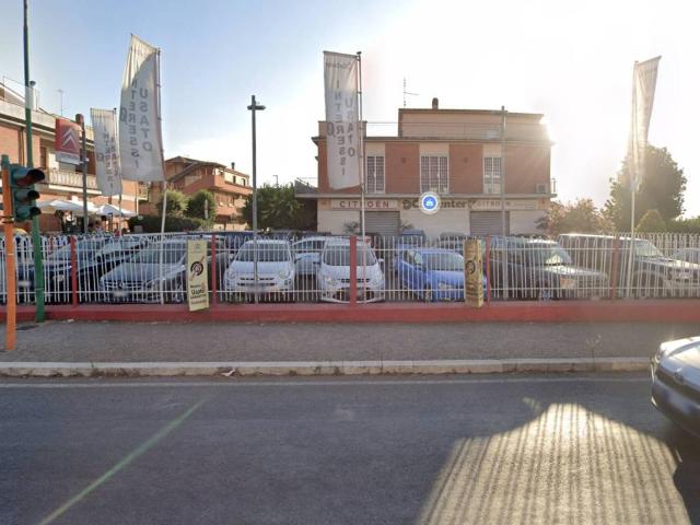 Locale Commerciale in vendita a Roma Capitale, Lazio