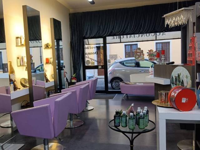 Locale Commerciale in vendita a Castel Goffredo, Mantova