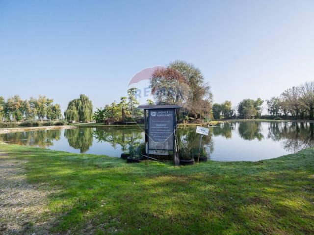 Locale Commerciale in vendita a Castel Goffredo, Lombardia