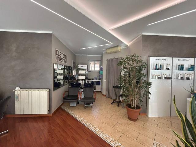 Locale Commerciale in vendita a Castel Rozzone, Lombardia