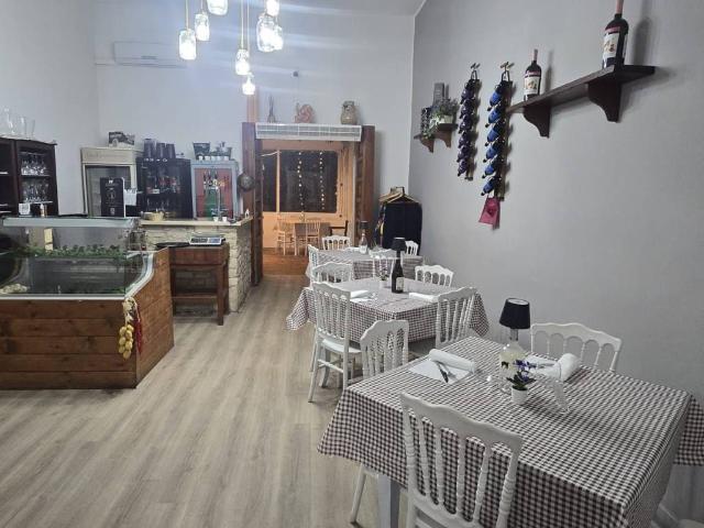 Locale Commerciale in vendita a Castel San Giorgio, Campania