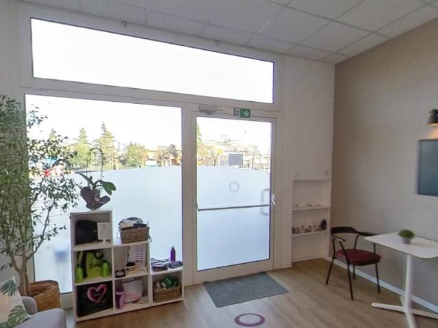 Locale Commerciale in vendita a Castel San Pietro Terme, Bologna