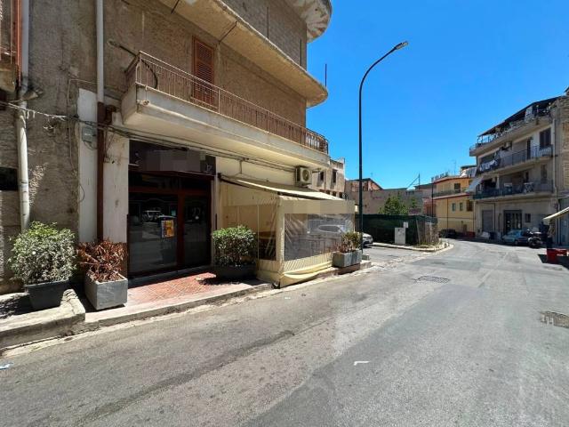Locale Commerciale in vendita a Casteldaccia, Sicilia
