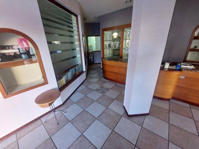 Locale Commerciale in vendita a Castelfranco Piandiscò, Toscana