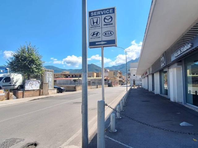 Locale Commerciale in vendita a Pioppaino, Castellammare Di Stabia
