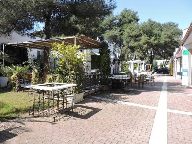 Locale Commerciale in vendita a Puglia, Taranto
