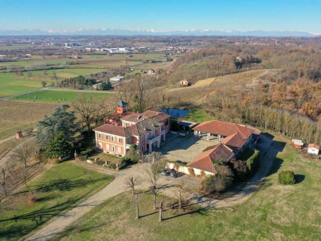 Locale Commerciale in vendita a Piemonte, Asti