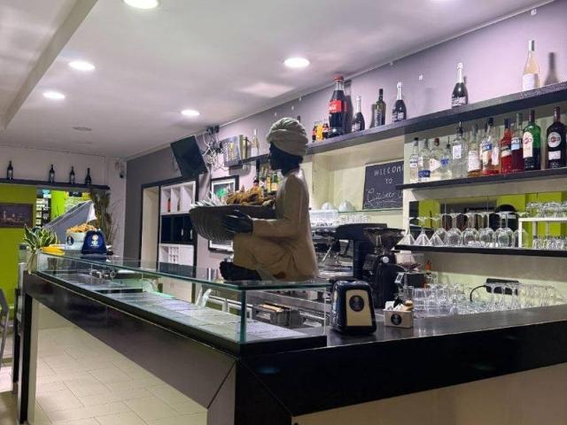 Locale Commerciale in vendita a Castelnuovo Magra, Liguria