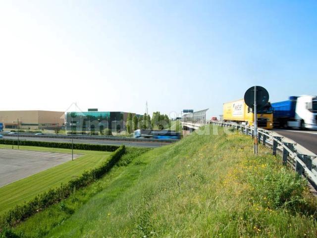 Locale Commerciale in vendita a Castenedolo, Lombardia