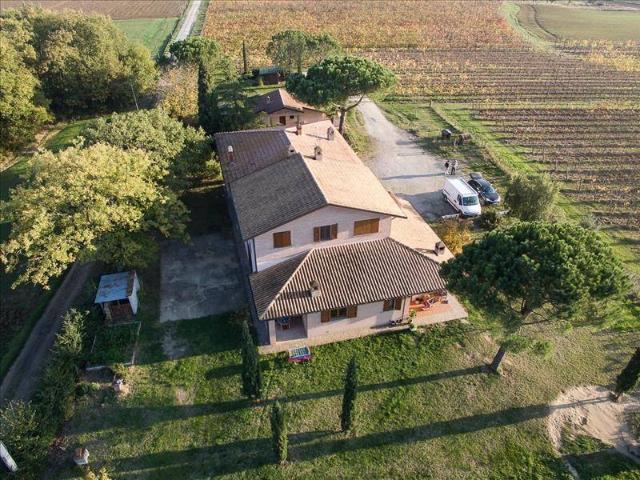 Locale Commerciale in vendita a Gioiella, Umbria