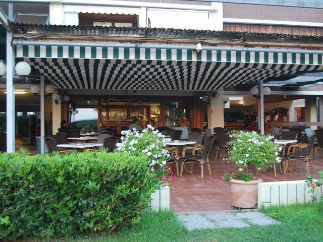 Locale Commerciale in vendita a Punta Ala, Castiglione della Pescaia
