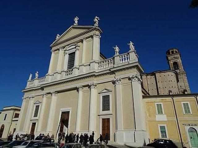 Locale Commerciale in vendita a Castiglione Delle Stiviere, Lombardia