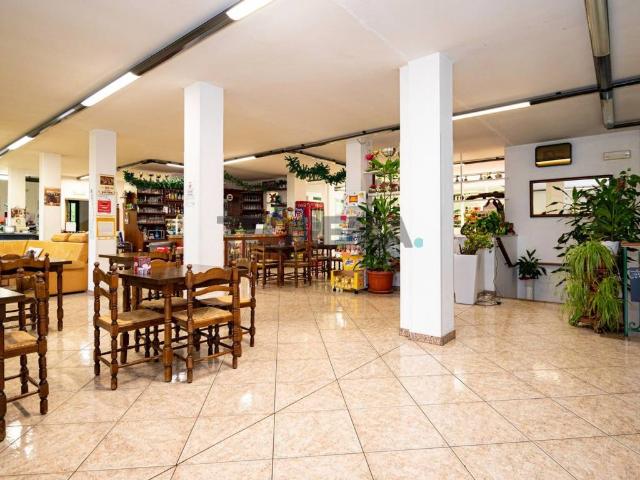 Locale Commerciale in vendita a Dorga, Castione Della Presolana
