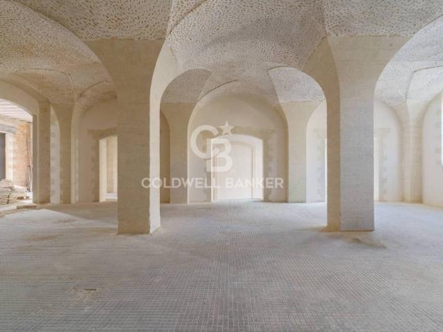 Locale Commerciale in vendita a Puglia, Lecce