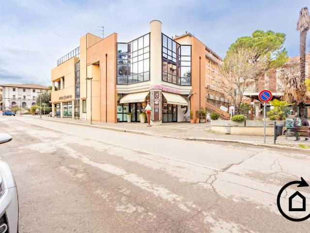 Locale Commerciale in vendita a Unione di Comuni della Romagna Forlivese, Castrocaro Terme