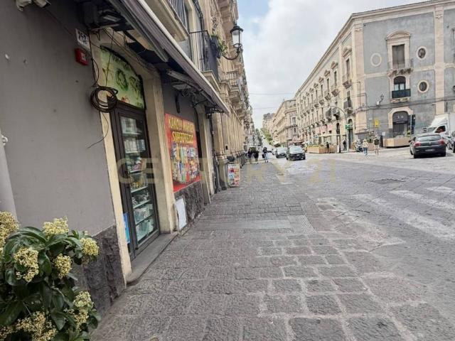 Locale Commerciale in vendita a Centro storico, Catania