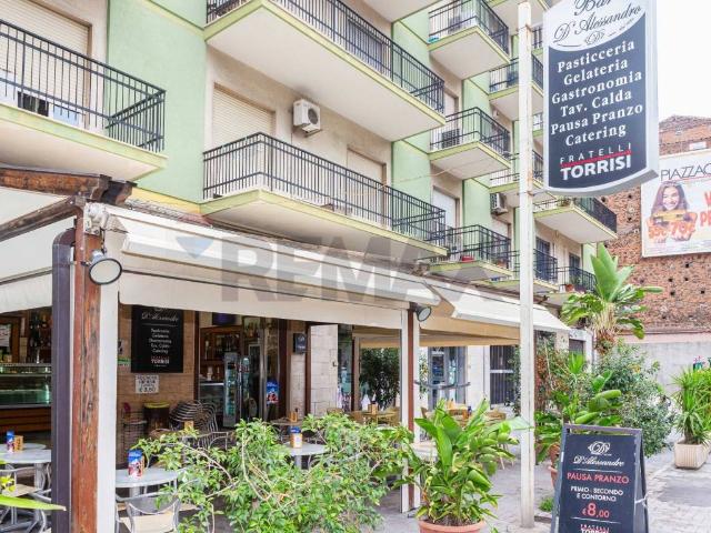 Locale Commerciale in vendita a Borgo-Sanzio, Catania