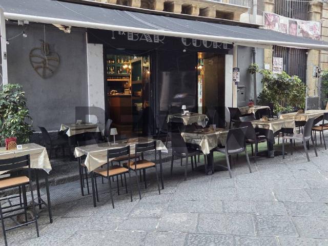 Locale Commerciale in vendita a Centro storico, Catania