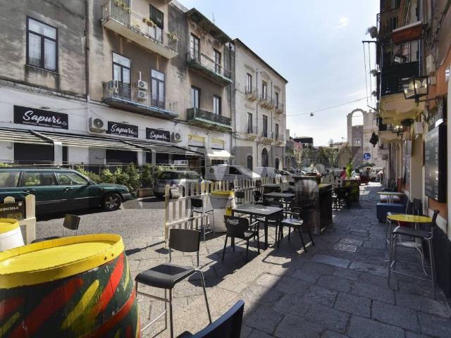 Locale Commerciale in vendita a Centro storico, Catania