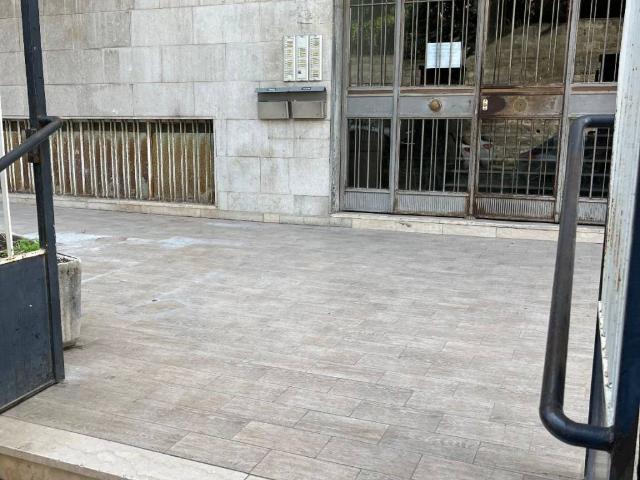 Locale Commerciale in vendita a Borgo-Sanzio, Catania