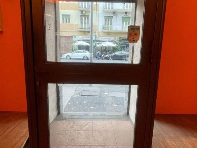 Locale Commerciale in vendita a Borgo-Sanzio, Catania
