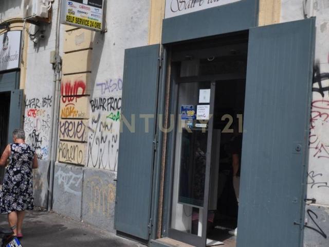 Locale Commerciale in vendita a Centro storico, Catania