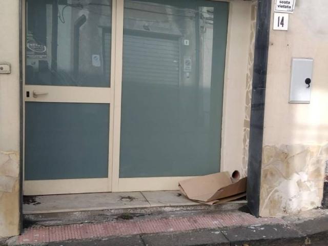 Locale Commerciale in vendita a Picanello-Ognina-Barriera-Canalicchio, Catania