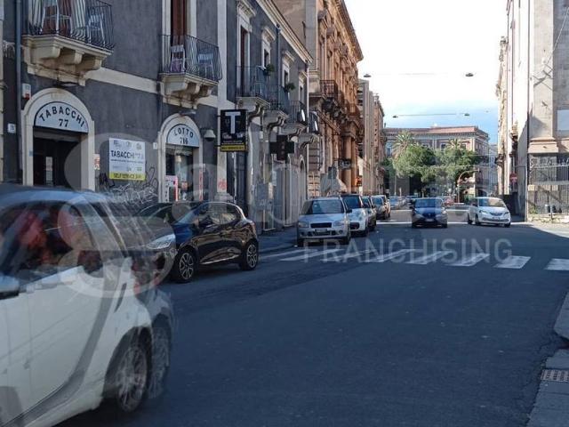 Locale Commerciale in vendita a Centro storico, Catania