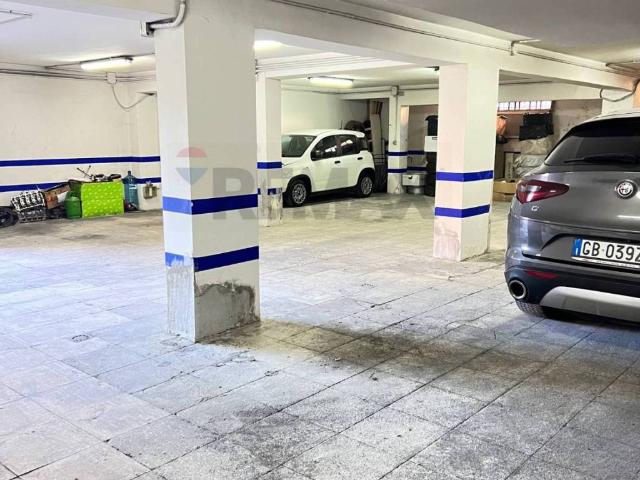 Locale Commerciale in vendita a Monte Po-Nesima-San Leone-Rapisardi, Catania