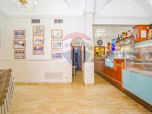 Locale Commerciale in vendita a Centro storico, Catania