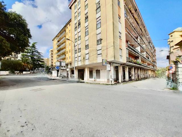 Locale Commerciale in vendita a Pontepiccolo, Calabria