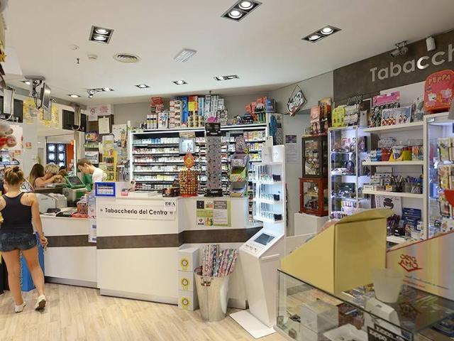 Locale Commerciale in vendita a Cattolica, Reggio Emilia