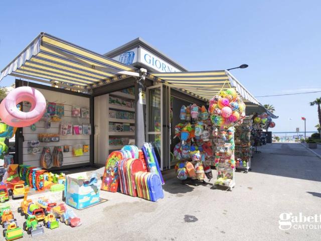 Locale Commerciale in vendita a Cattolica, Reggio Emilia