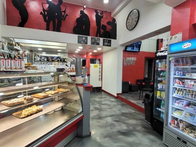 Locale Commerciale in vendita a San Vito, Cava De' Tirreni
