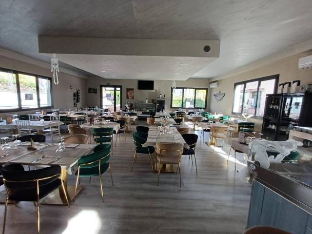 Locale Commerciale in vendita a Unione Comuni Modenesi Area Nord, Cavezzo