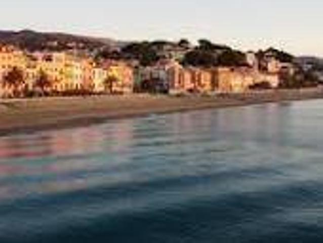 Locale Commerciale in vendita a Pozzuolo Alto, Celle Ligure