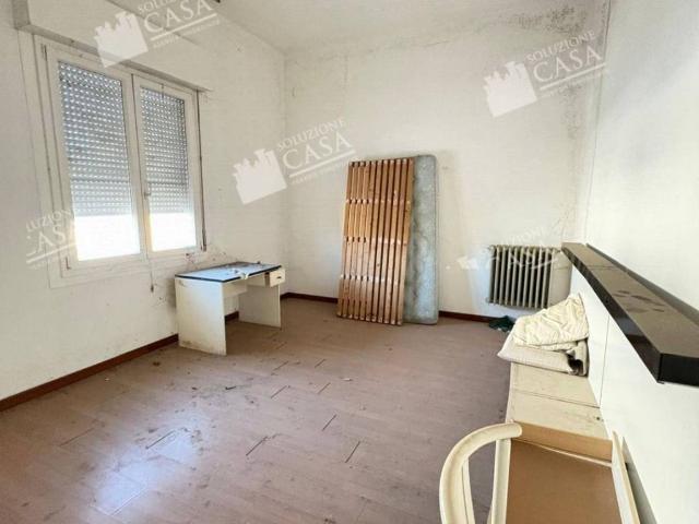 Locale Commerciale in vendita a Unione Alto Ferrarese, Cento
