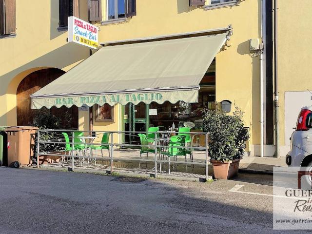 Locale Commerciale in vendita a Unione Alto Ferrarese, Cento