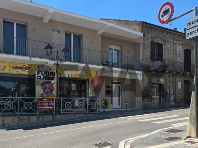 Locale Commerciale in vendita a Ripattoni Vecchio, Cepagatti