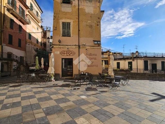Locale Commerciale in vendita a Baiardo, Liguria