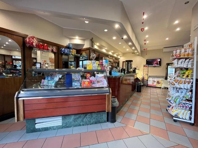 Locale Commerciale in vendita a Puglia, Foggia