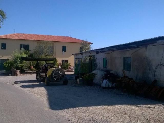 Locale Commerciale in vendita a Unione dei Comuni Circondario dell'Empolese Valdelsa, Cerreto Guidi
