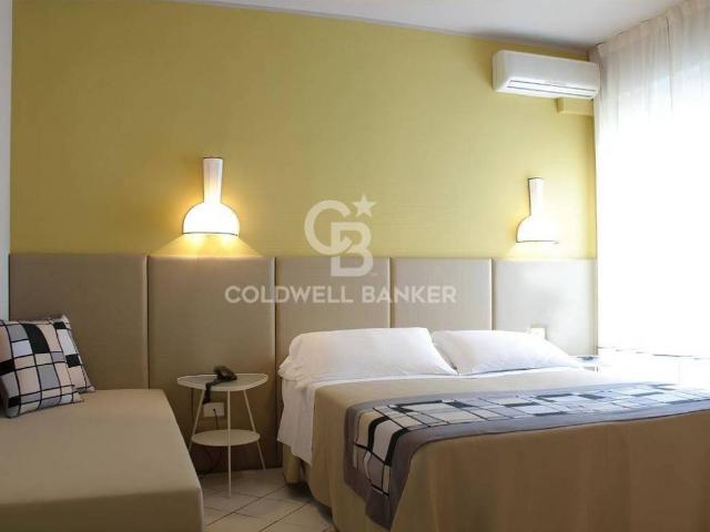 Locale Commerciale in vendita a Milano Marittima, Cervia