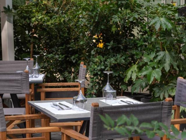 Locale Commerciale in vendita a Cervia, Reggio Emilia