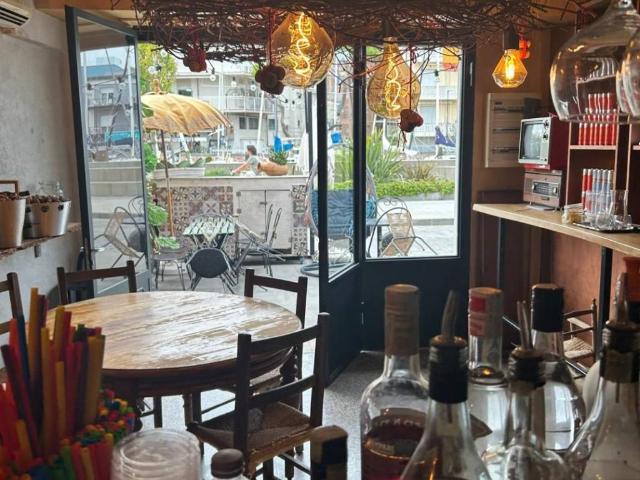 Locale Commerciale in vendita a Cervia, Reggio Emilia