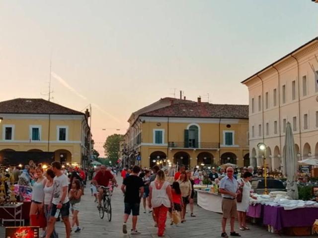 Locale Commerciale in vendita a Cervia, Reggio Emilia